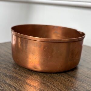 Vintage Dux It Buffalo copper container, 4” diameter, 1.75” tall